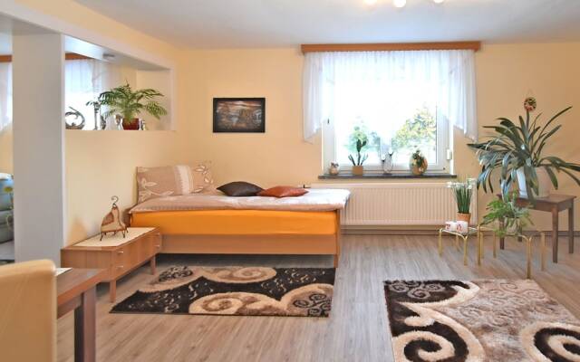 Pretty Apartment With Garden, Bbq, Deckchairs, Carport