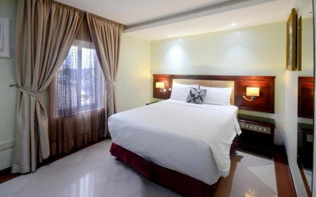 Silver Towers Hotel