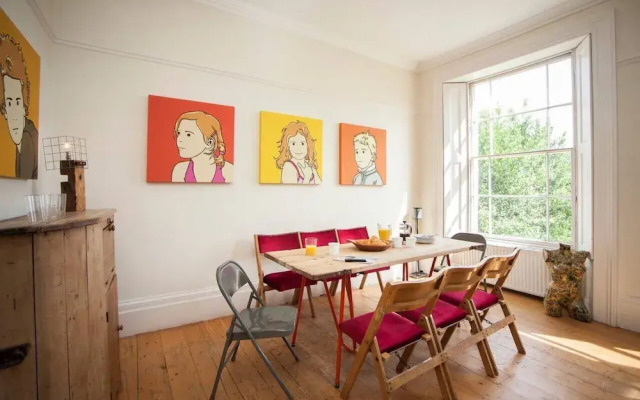 Higgihaus 46 Sleeps 5  Monday - Friday