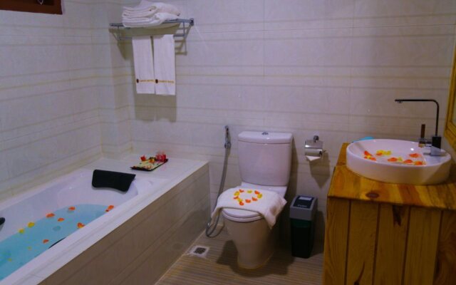 Famous Hotel Kalaw