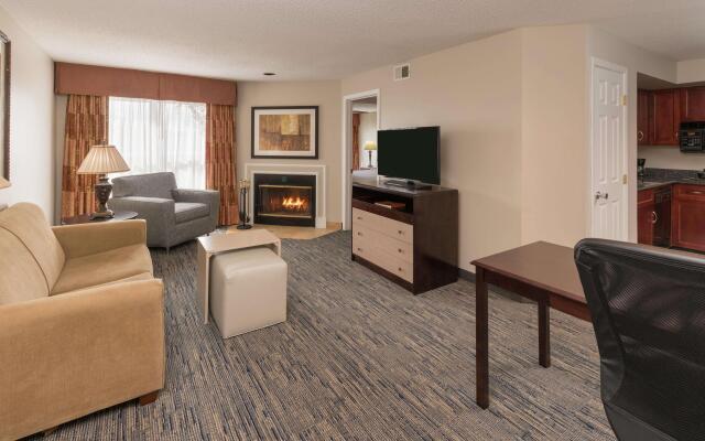 Homewood Suites by Hilton Chicago - Schaumburg