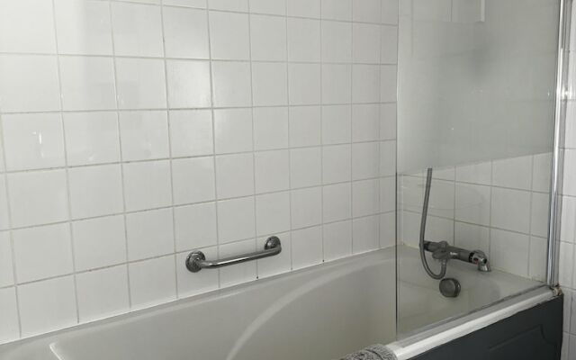 Inviting 2-bed Apartment in Poole