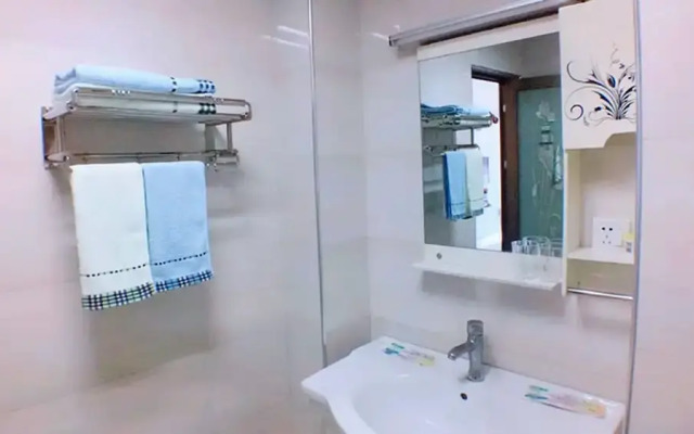 Xin Wo Hotel Apartment Railway Station