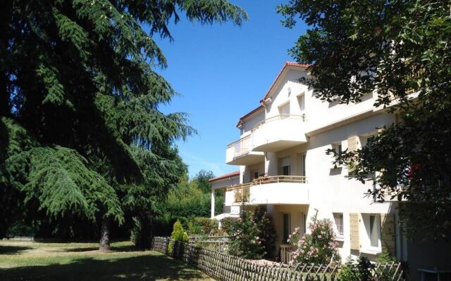 Chambre d'hôtes avec balcon et vue sur le parc, hôte privé