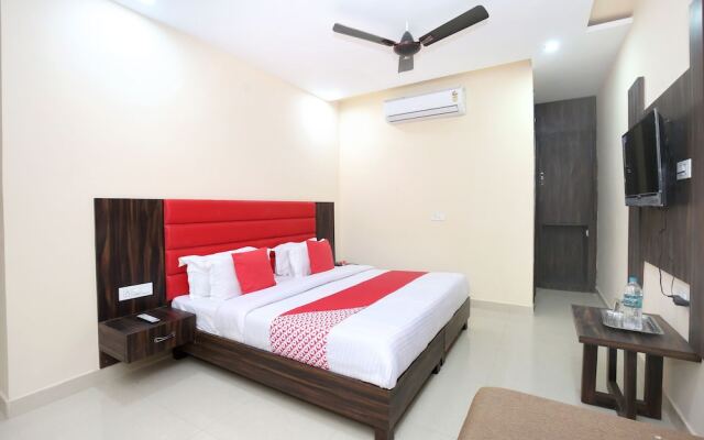 OYO 10318 Hotel Sukhman Residency