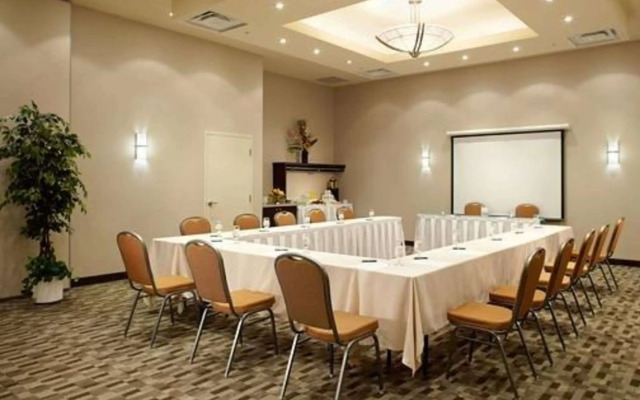 Quality Inn and Suites Brossard