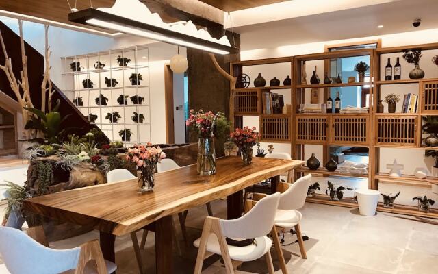 Living And Designing Homestay