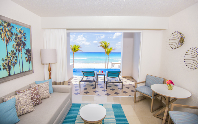 Wyndham Alltra Cancun All Inclusive Resort