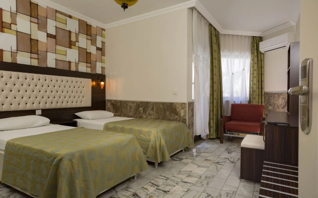 Club Akman Beach Hotel