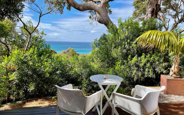 The Lookout, Eagle Bay