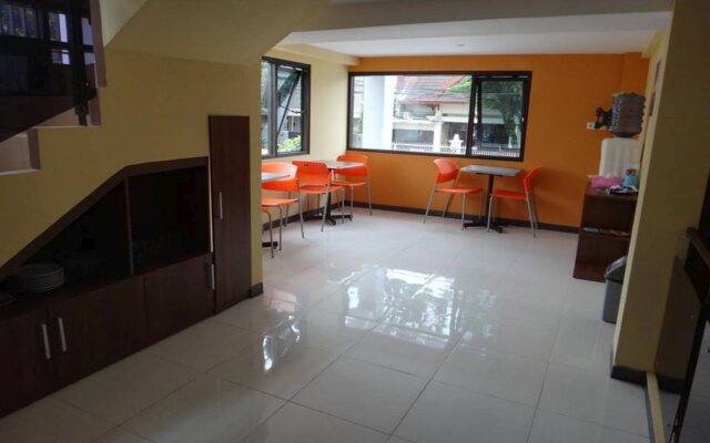 Front One Inn Malang