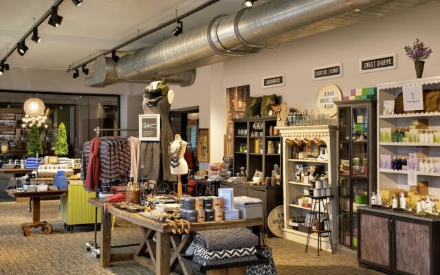 Hotel Saranac, Curio Collection by Hilton