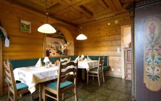Ski-in-Ski-Out Hotel Garni Berghof