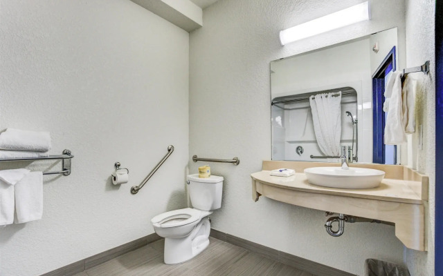 Motel 6 Grande Prairie, AB