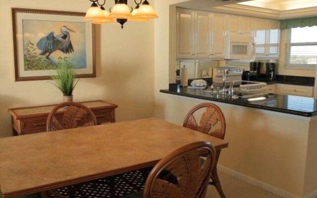 The Charter Club of Marco Beach