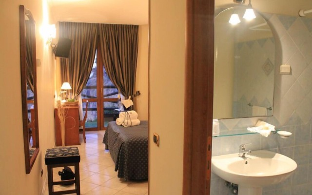 HR Hotel & Spa
