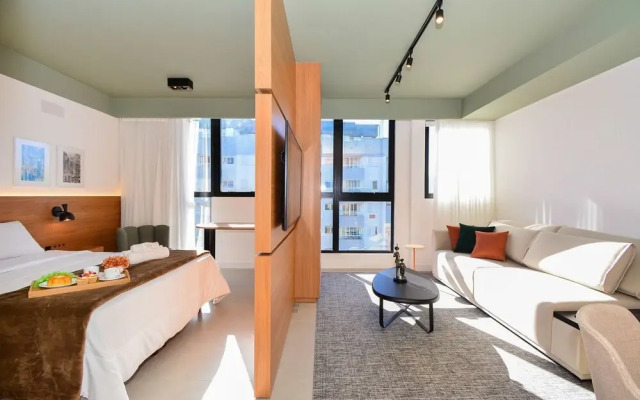 Studio em frente a UFSC e HU - CEN010