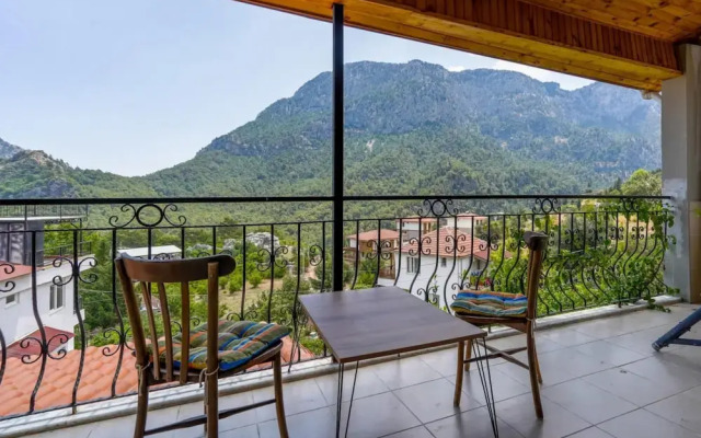 Secluded Villa With on Mountainside in Antalya