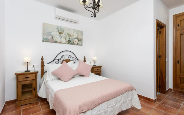 Villa Flores At Home