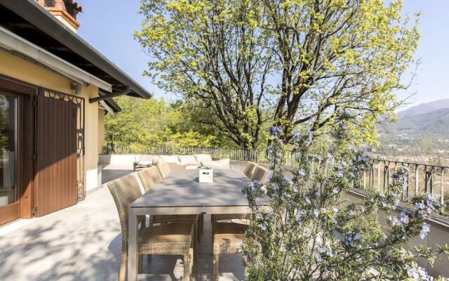 Upscale Villa in Salò Lombardy with Swimming Pool