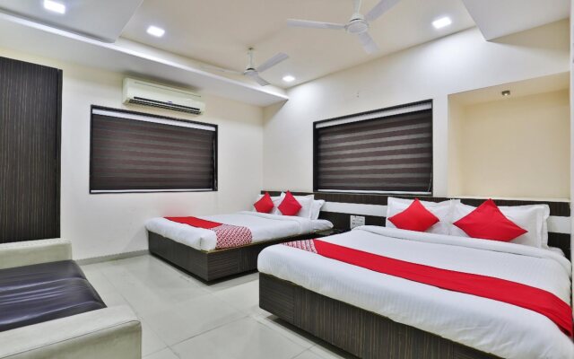 Varma Palace By OYO Rooms