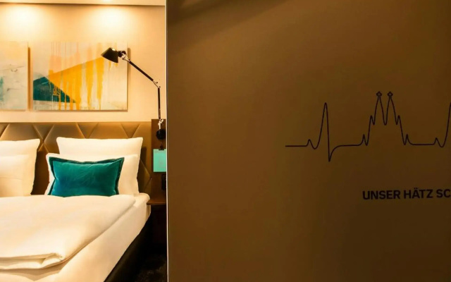 Motel One Köln-Neumarkt