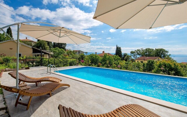 Amazing Home in Lovran With Wifi and 2 Bedrooms
