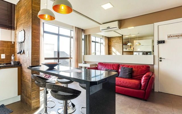 Apartamento pé na areia em Jurerê JBM202