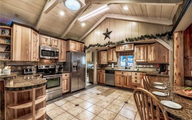 River Bend Lodge - Five Bedroom Cabin