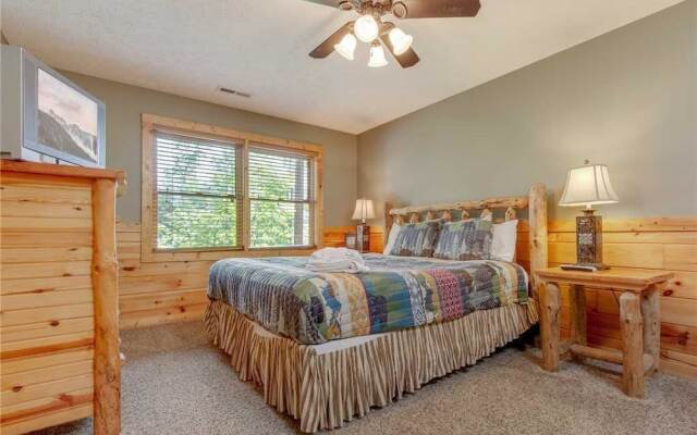 Chimney Top Overlook - Four Bedroom Cabin