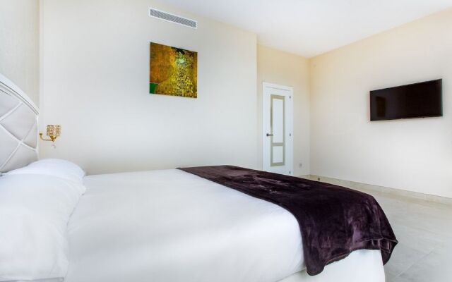 Calma Holiday Villas