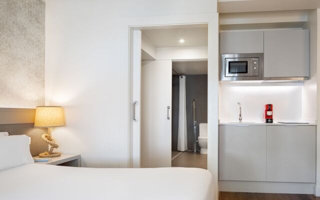 Duquesa Suites Landmark Hotel by Duquessa Hotel Collection