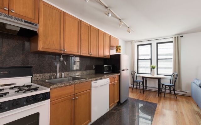 Premier Theater District Suites by Sonder