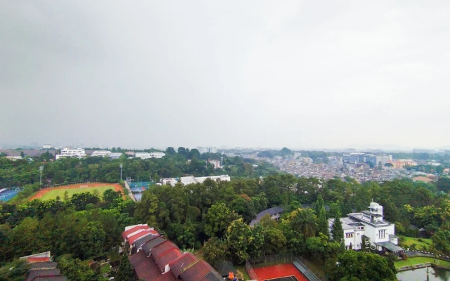 Trendy Studio At Apartment Beverly Dago