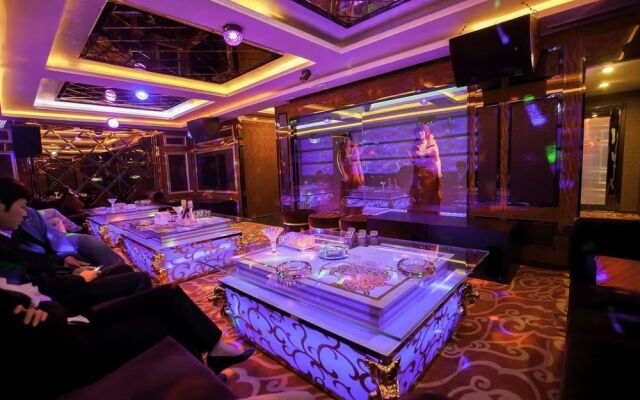 Huangjingang Holiday Hotel