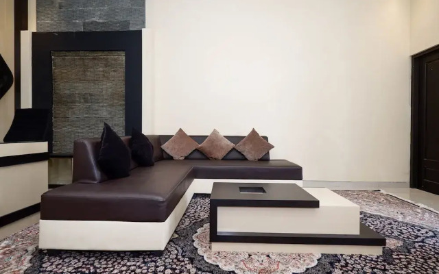 Erna's House Solo by OYO Rooms