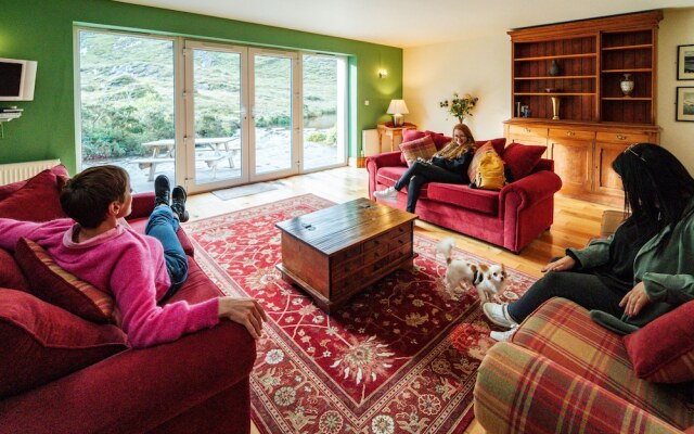Delphi Lodge Hotel