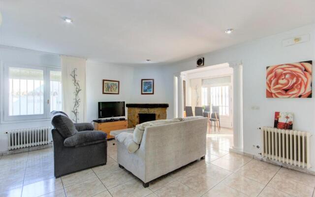 Casa Villa Requesens 139- Barneda Premium