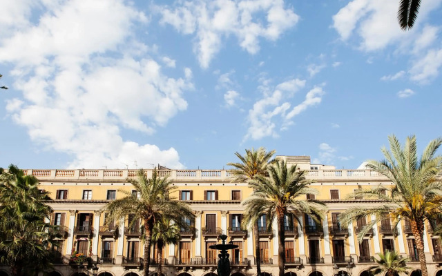 Las Ramblas Pasaje Bacardi Apartments