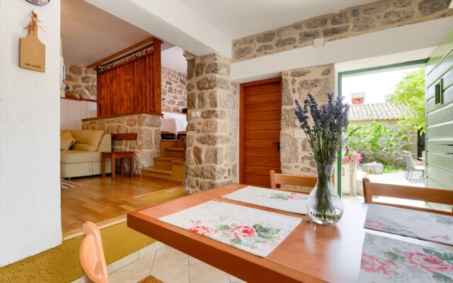 Traditional Stone House Adrian
