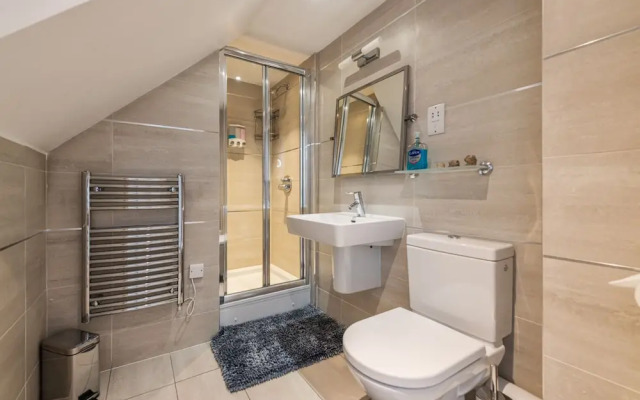 2 Bedroom Penthouse with Parking