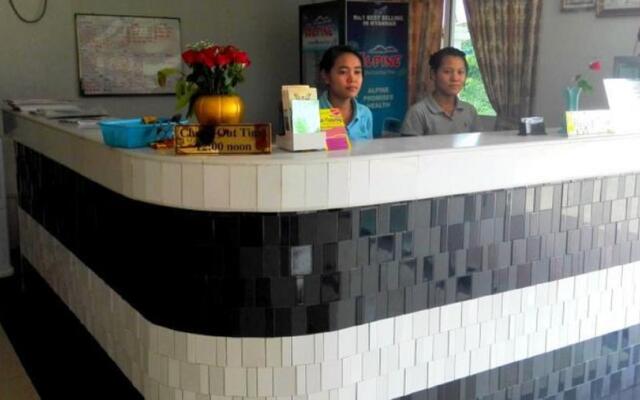 Sky Hotel Hlaing Thar Yar Yangon
