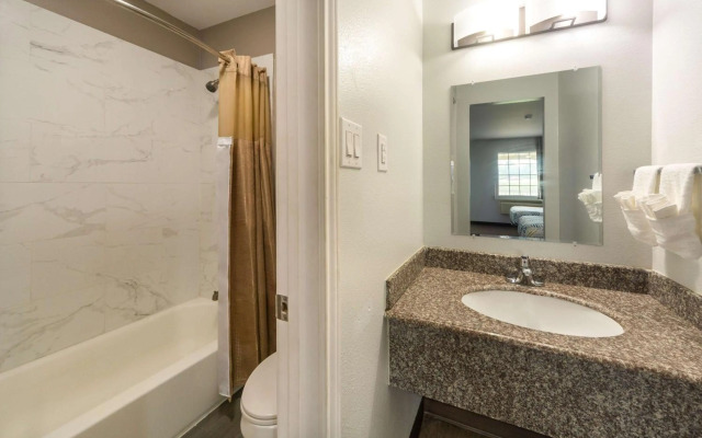 Motel 6 Livingston, TX