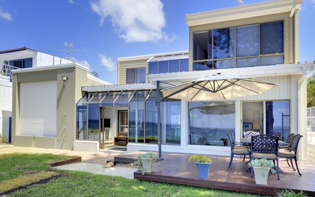 Whispering Sands at Corlette