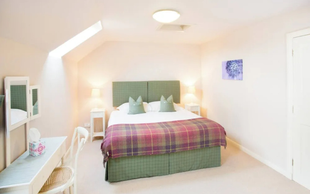 Simmental Cottage Daviot