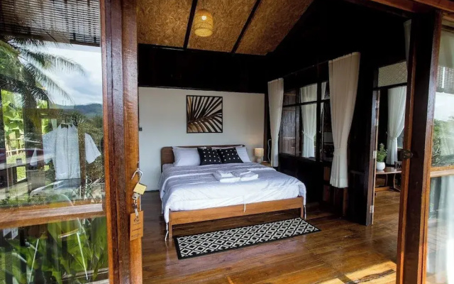 Baan Lhong View Lay