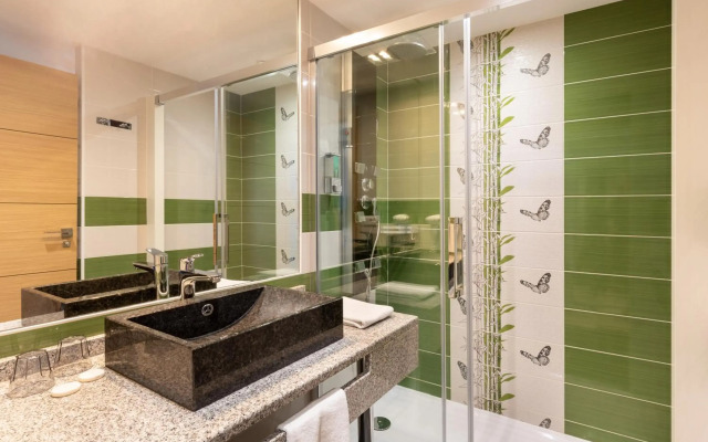 Best Western Hotel & SPA Pau Lescar Aeroport