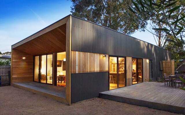 Armstrong'S - Close To Beach