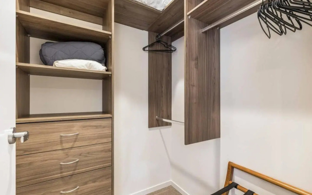 Park Avenue Townhouse Retreat Brisbane Sleeps 10