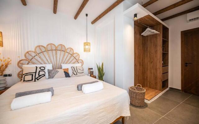 CasaCarma III, private pool, boho design, central